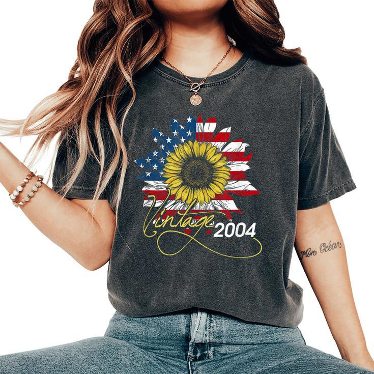 16Th Birthday Sunflower Vintage Born In 2004 American Flag Women's Oversized Comfort T-shirt