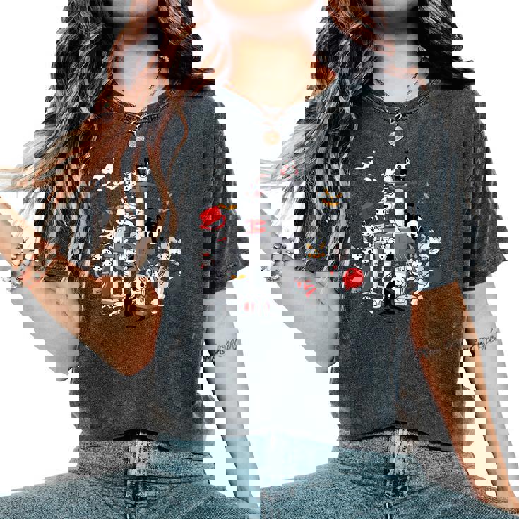 Cats In Horror Movie Costumes On Cat Condo Halloween Halloween  Women's Oversized Comfort T-Shirt