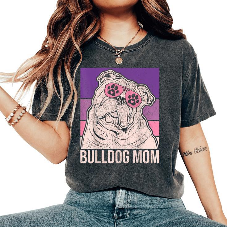 Dog Mama Pet Owner Animal Lover Outfit English Bulldog Mom  Women's Oversized Graphic Print Comfort T-shirt