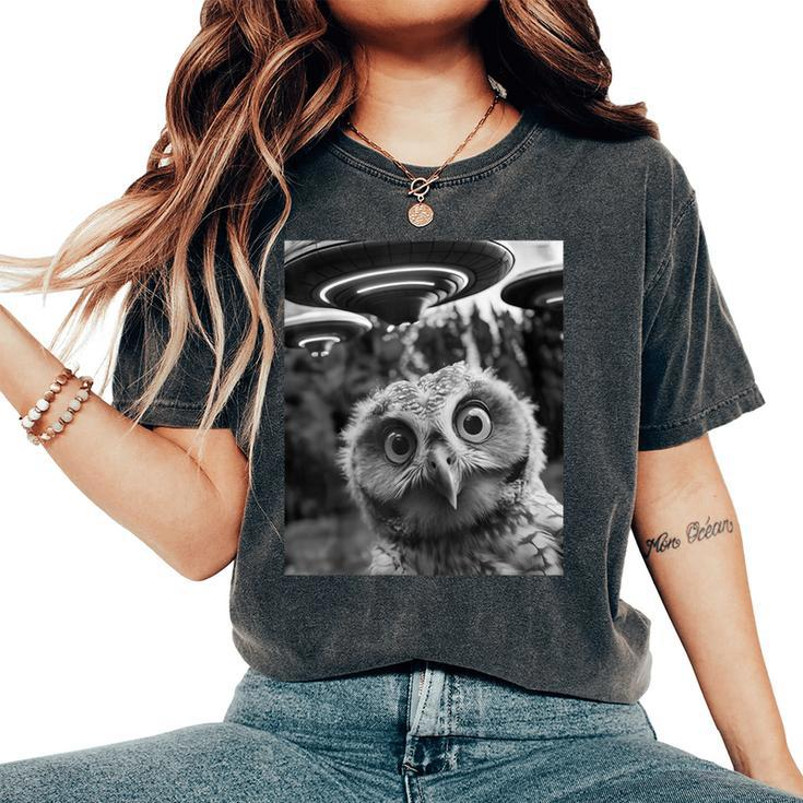 Graphic For Owl Selfie With Ufos Weird Women's Oversized Comfort T-Shirt