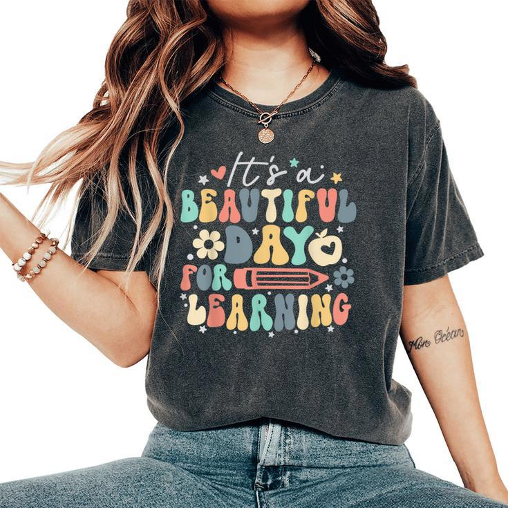 It's Beautiful Day For Learning Retro Teacher Students Women's Oversized Comfort T-Shirt