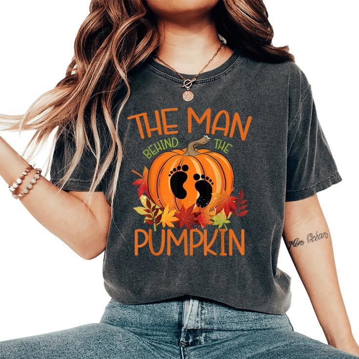 The Man Behind The Pumpkin Halloween Pregnancy Halloween Pregnancy  Women's Oversized Comfort T-Shirt