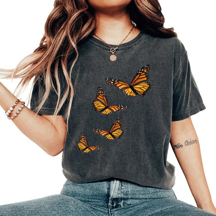 Monarch Butterfly -Milkweed Plants Butterflies Women's Oversized Comfort T-Shirt