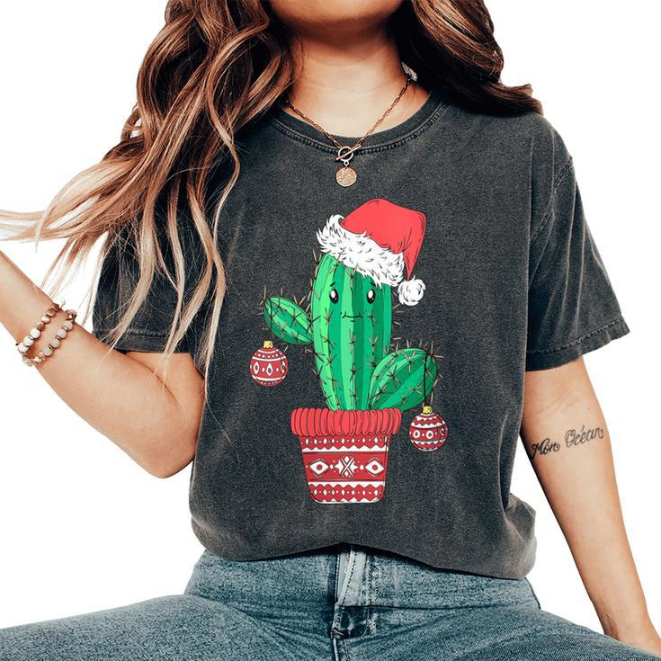 Santa's Hat Cactus Sweater Christmas Party Xmas Holidays Women's Oversized Comfort T-Shirt