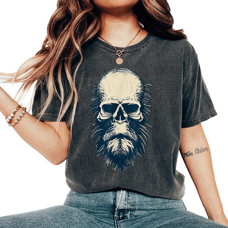 Sasquatch Skull Minimalist Bigfoot Horror Skull Sasquatch Women's Oversized Comfort T-Shirt