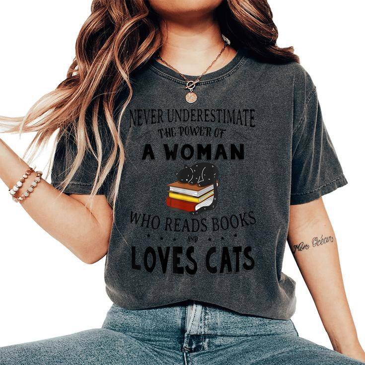 Never Underestimate The Power Of A Who Read Book-Cats Women's Oversized Comfort T-Shirt