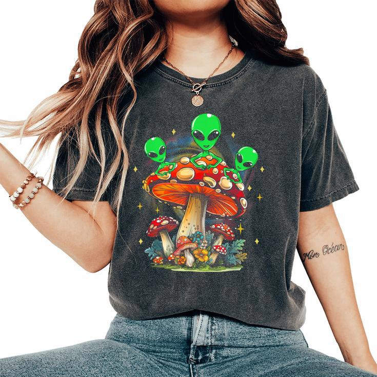Magic Mushroom Alien Trippy Shroom Lsdweed Acid Trip Women's Oversized Comfort T-Shirt