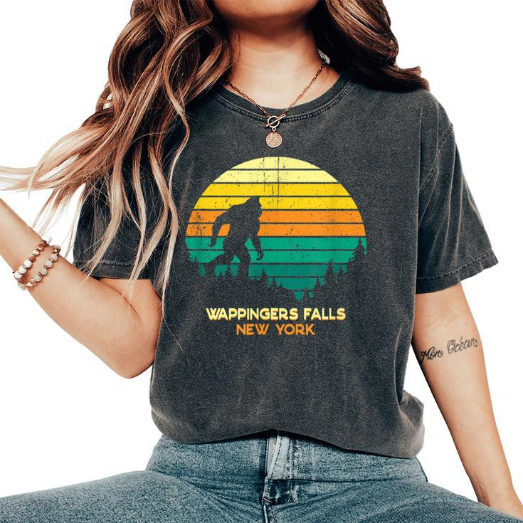 Retro Wappingers Falls New York Bigfoot Souvenir Women's Oversized Comfort T-Shirt