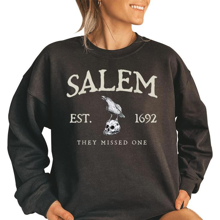 Vintage Salem 1692 They Missed One Witch Crow Bird Halloween Women's Oversized Sweatshirt