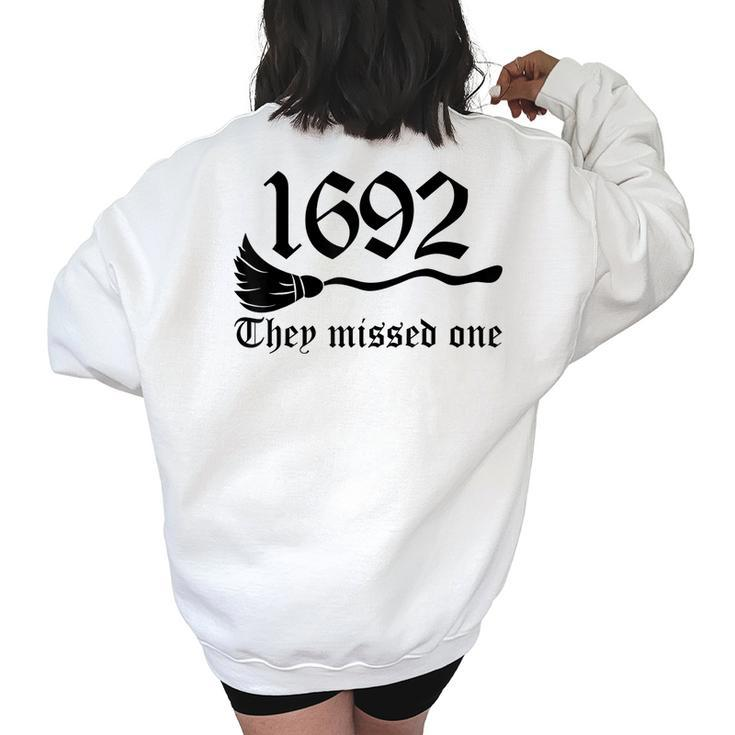 Retro Salem Massachusetts 1692 They Missed One Vintage Retro Women's Oversized Sweatshirt Back Print