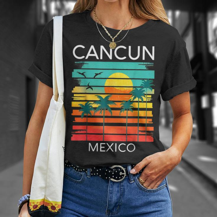 Cancun Mexico Retro Mexican Resort Vacation Summer Trip 2023 Unisex T-Shirt Gifts for Her
