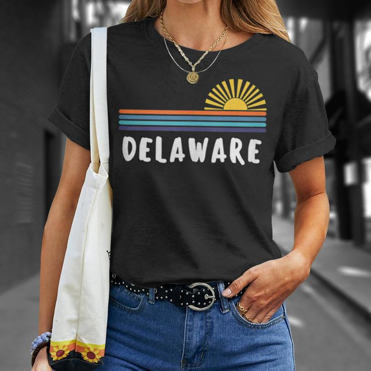 Delaware Home State Pride Retro Vintage Sunrise Unisex T-Shirt Gifts for Her
