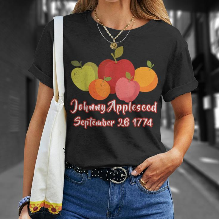 Distressed Johnny Appleseed Apple Picking Orchard Farming T-Shirt Gifts for Her