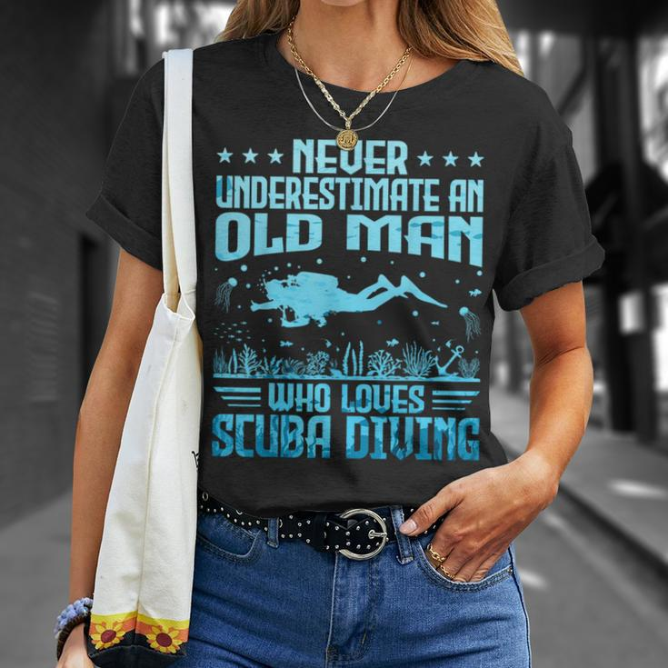 Never Underestimate An Old Man Who Loves Scuba Diving T-Shirt Gifts for Her