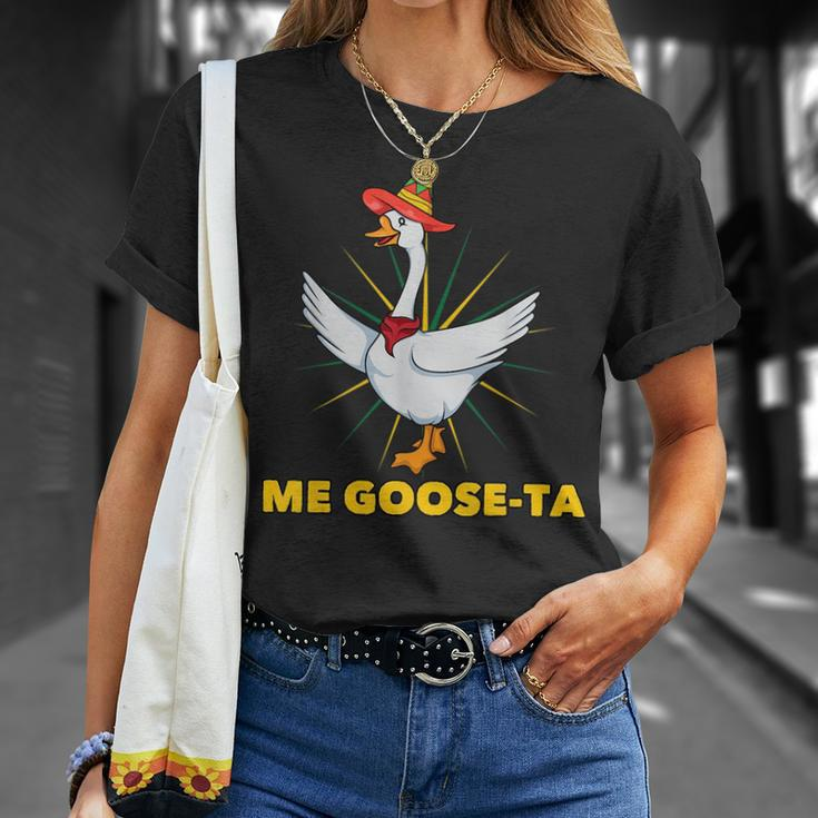 Me Goose-Ta Funny Mexican Spanish Goose Language Pun Gift Unisex T-Shirt Gifts for Her