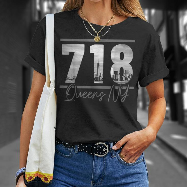 New York City 718 Area Code Skyline Queens Ny Nyc Vintage Unisex T-Shirt Gifts for Her