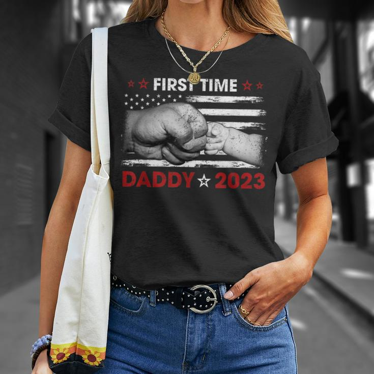 Promoted To Daddy 2023 First Time Fathers Day New Dad Mens Gift For Mens Unisex T-Shirt Gifts for Her
