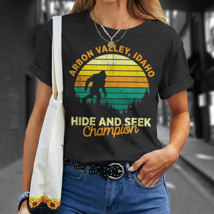 Retro Arbon Valley Idaho Big Foot Souvenir T-Shirt Gifts for Her