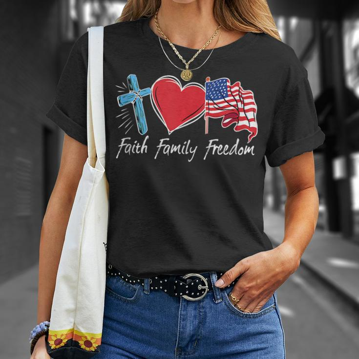 Vintage 4Th Of July Faith Family Freedom Usa Flag Patriotic Unisex T-Shirt Gifts for Her