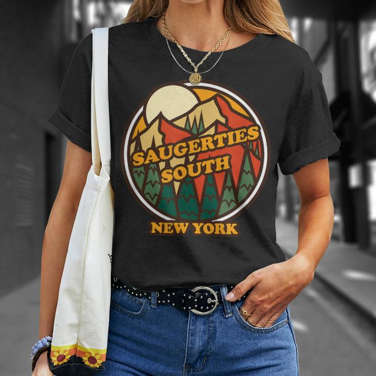 Vintage Saugerties South New York Mountain Souvenir Print T-Shirt Gifts for Her