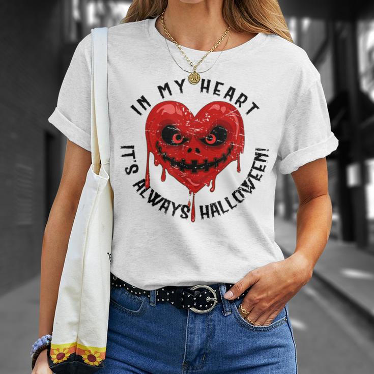 Horror Movie Halloween Lover Meme Scary Face Bleeding Heart Halloween  T-Shirt