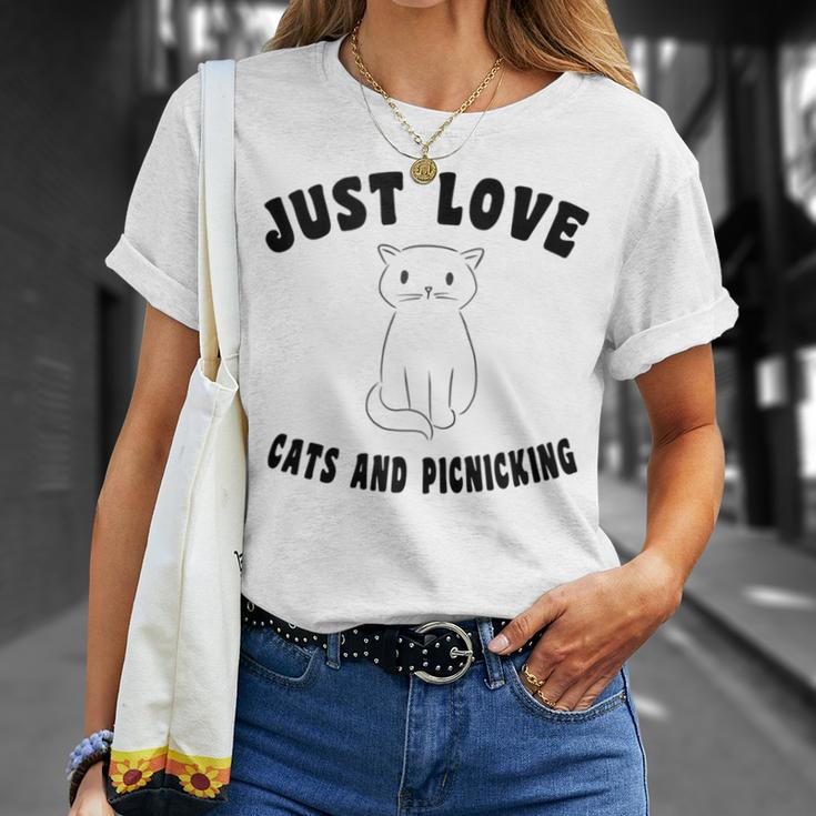 Just Love Cats And Picnicking Cat-Saying T-Shirt Gifts for Her