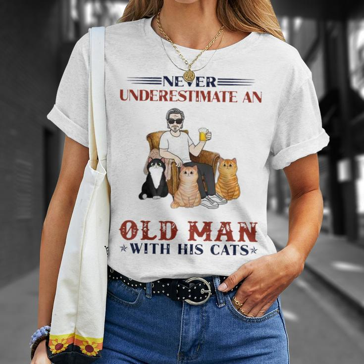 Never Underestimate An Old Man With His Cats Dad T-Shirt Gifts for Her