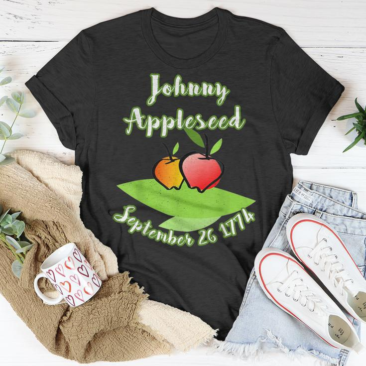 Distressed Johnny Appleseed John Chapman Celebrate Apples T-Shirt Unique Gifts