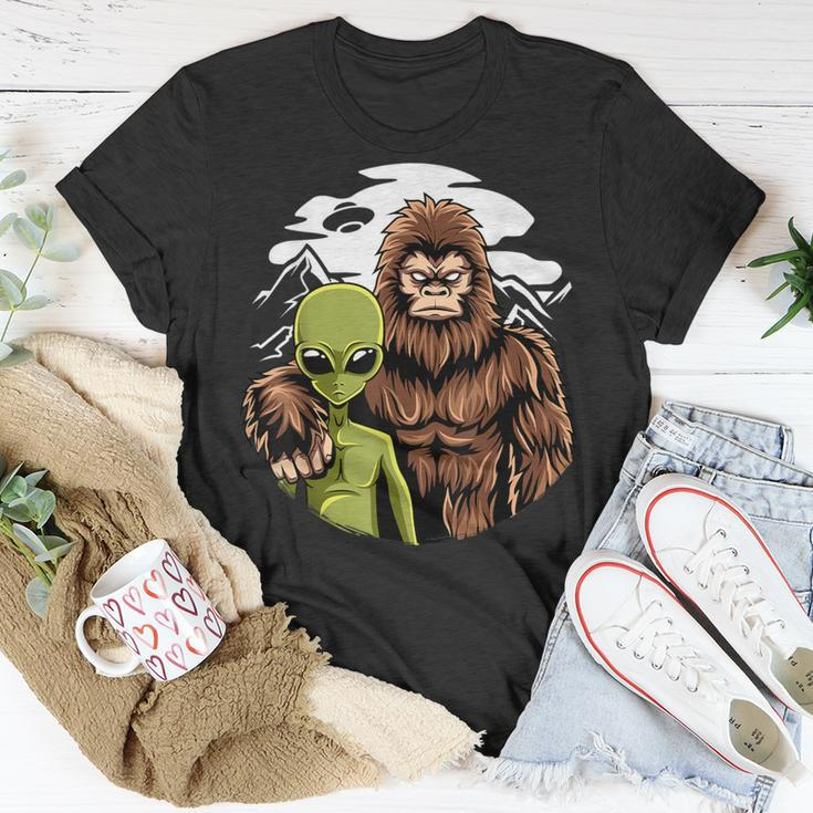 Retro Alien And Bigfoot Sasquatch Ufo Believer T-Shirt Funny Gifts