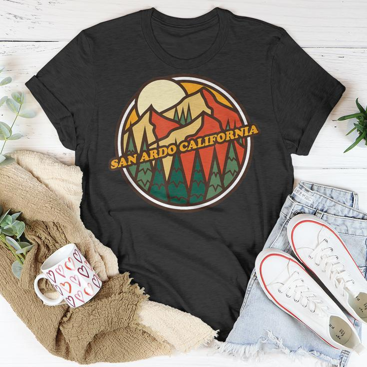 Vintage San Ardo California Mountain Hiking Souvenir Print T-Shirt Unique Gifts