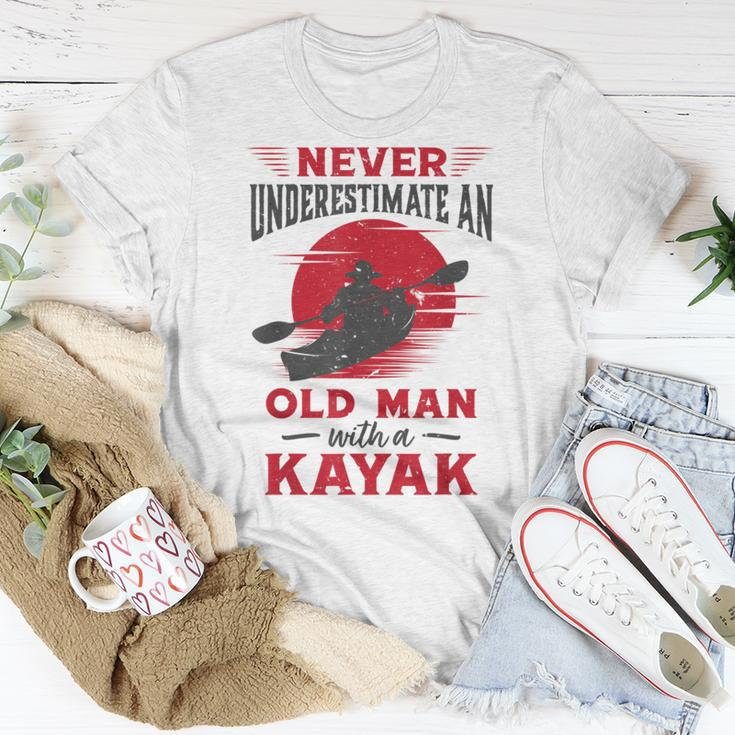 Never Underestimate An Old Man With A Kayak Granddad Dad T-Shirt Funny Gifts