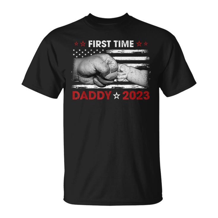 Promoted To Daddy 2023 First Time Fathers Day New Dad Mens Gift For Mens Unisex T-Shirt