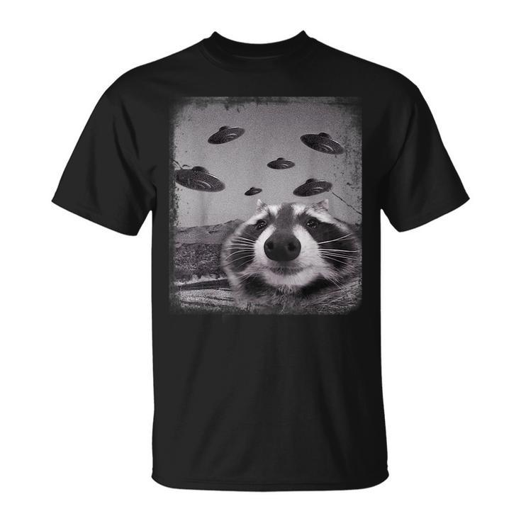 Alien Ufo Racoon Meme Funny  UFO Funny Gifts Unisex T-Shirt