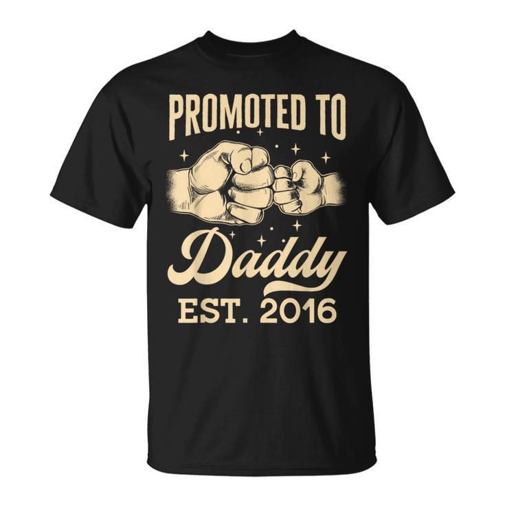 Promoted To Daddy Est 2016 First Time Dad Fathers Day Puns Unisex T-Shirt