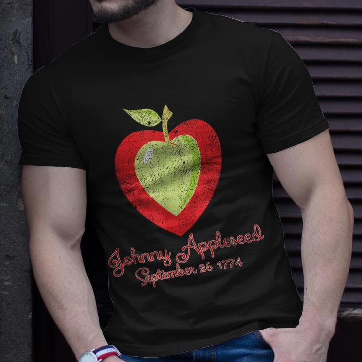 Distressed Johnny Appleseed Apple Tree Farmer Orchard T-Shirt Gifts for Him