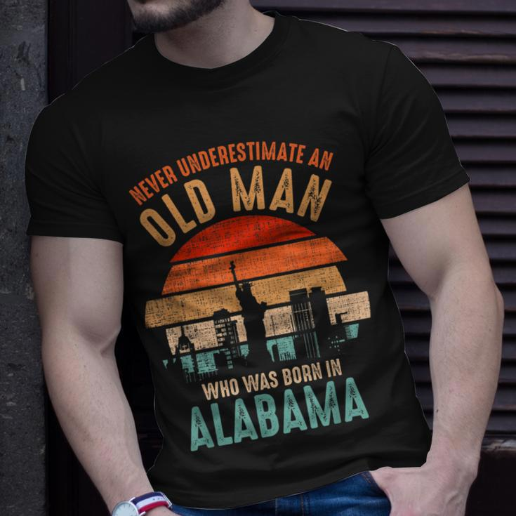 Mb Never Underestimate An Old Man Born In Alabama T-Shirt Gifts for Him
