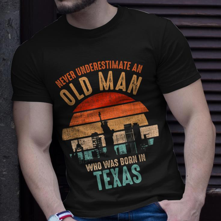 Mb Never Underestimate An Old Man Born In Texas T-Shirt Gifts for Him