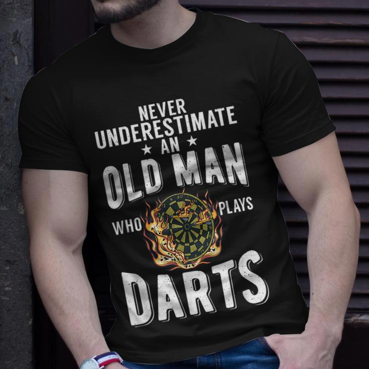 Never Underestimate An Old Man Who Plays Darts Player Unisex T-Shirt Gifts for Him