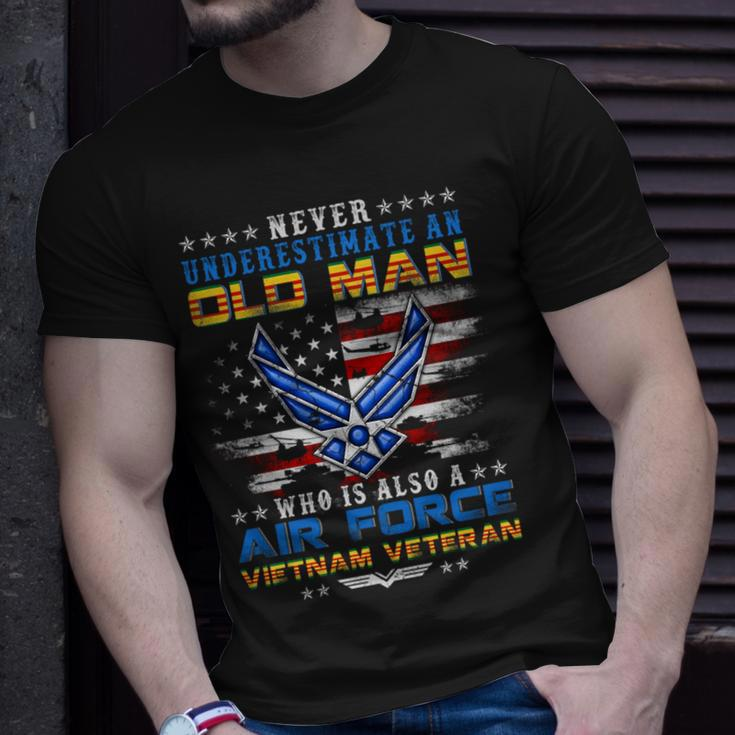 Never Underestimate An Oldman Us Air Force Vietnam Veteran Unisex T-Shirt Gifts for Him
