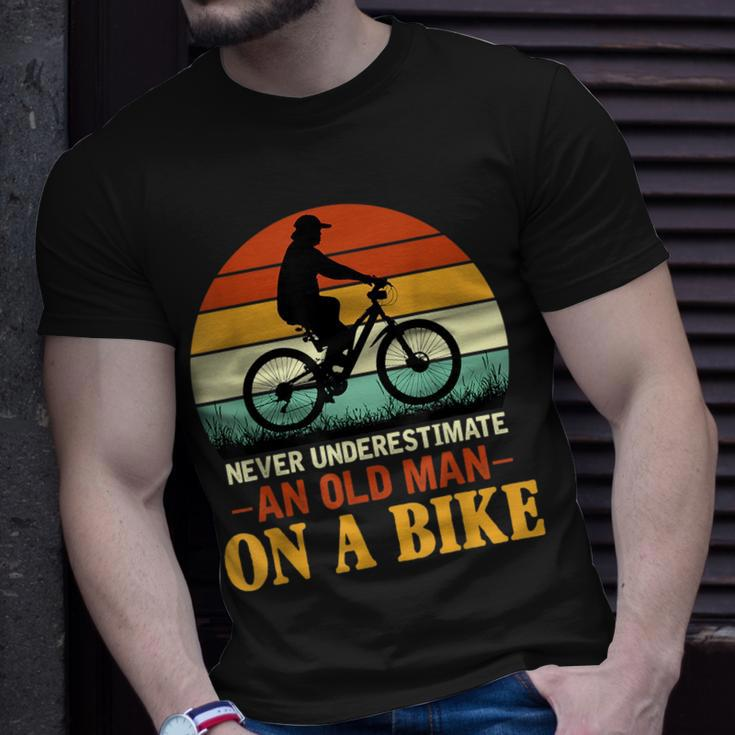 Never Underestimate Funny Quote An Old Man On A Bicycle Retr Unisex T-Shirt Gifts for Him