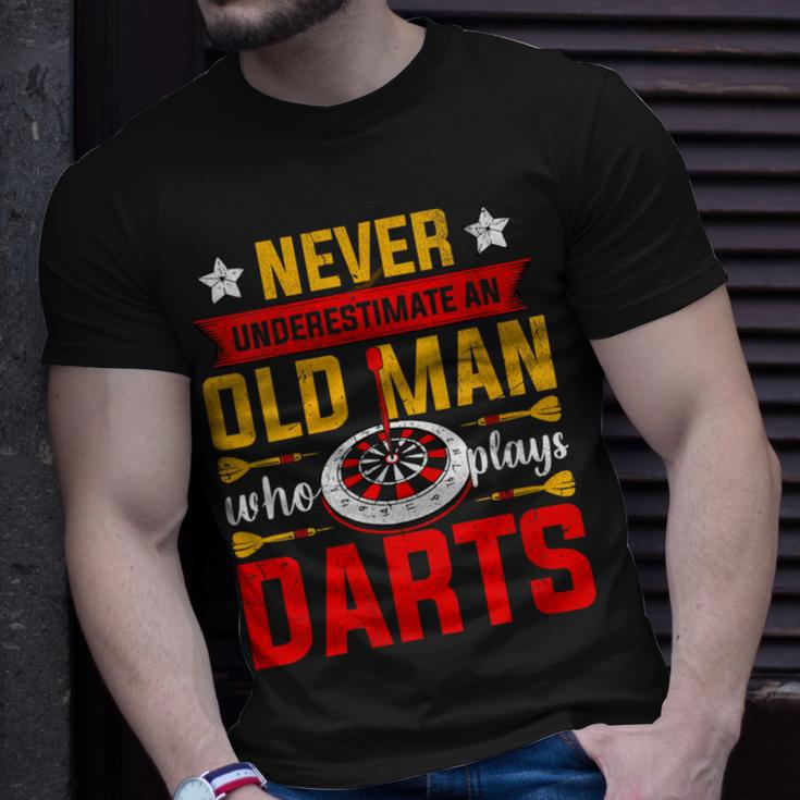 Old Dart Never Underestimate An Old Man Who Plays Darts T-Shirt Gifts for Him