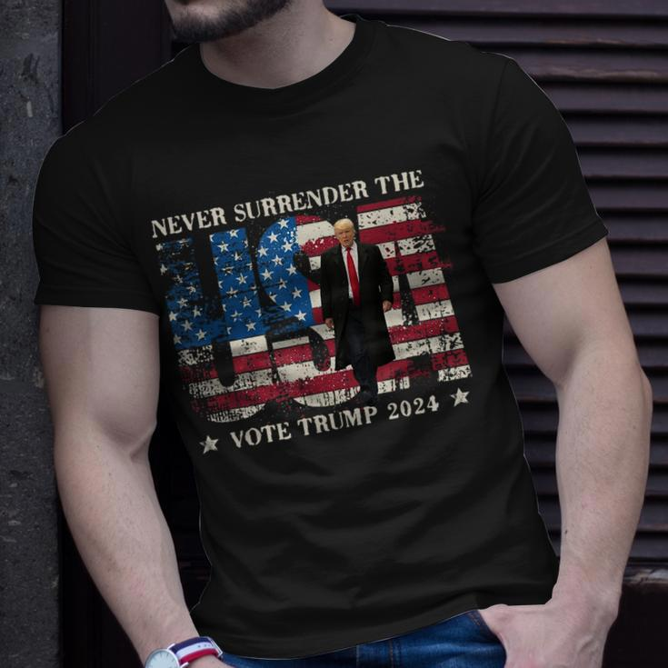 Never Surrender The Usa Grunge Vote Trump 2024 T-Shirt Gifts for Him