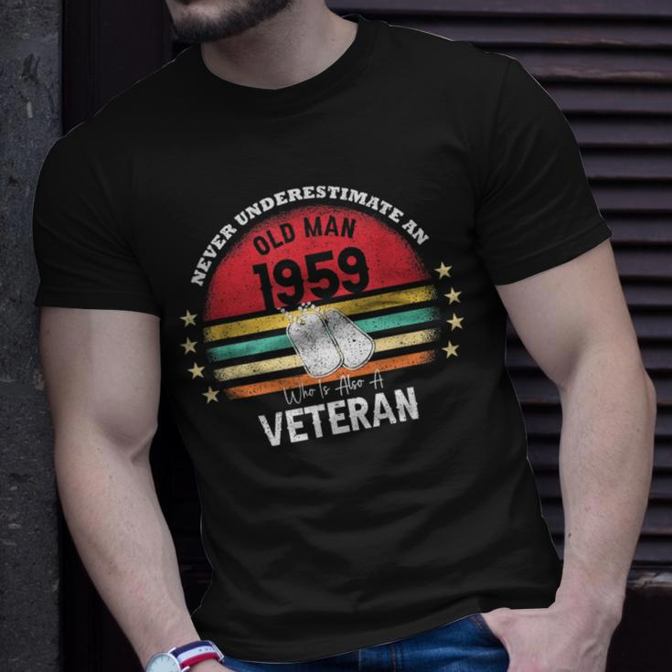 Never Underestimate An Old Man Veteran 1959 Birthday Vintage T-Shirt Gifts for Him