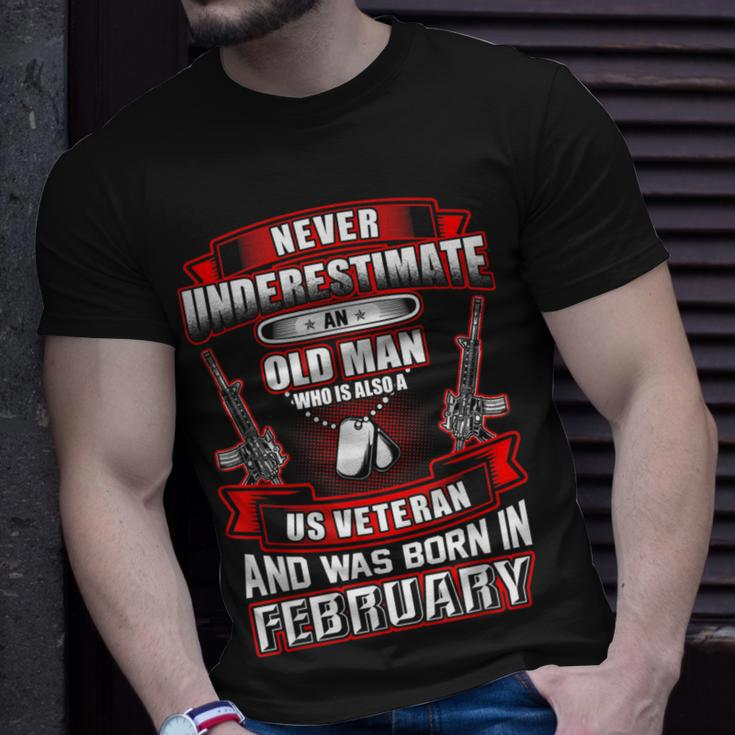 Never Underestimate An Old Us Veteran Born In February T-Shirt Gifts for Him