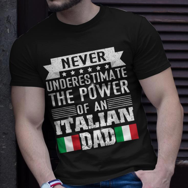 Never Underestimate The Power Of An Italian Dad Father T-Shirt Gifts for Him