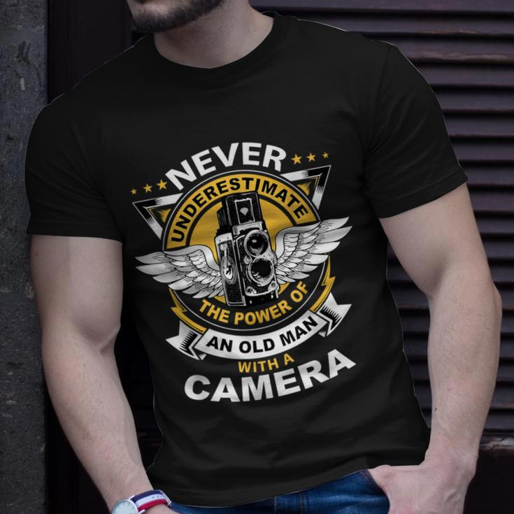Never Underestimate The Power Of An Old Man With A Camera T-Shirt Gifts for Him