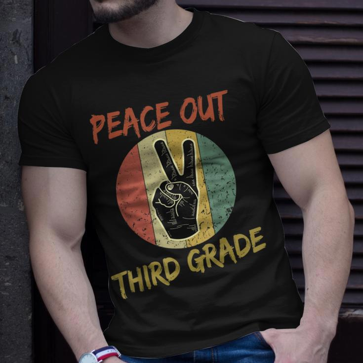 Vintage Graduate Third Grade 2022 Peace Out 3Rd Grade Unisex T-Shirt Gifts for Him