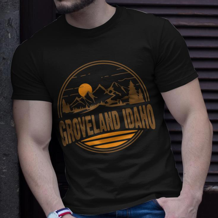 Vintage Groveland Idaho Mountain Hiking Souvenir Print T-Shirt Gifts for Him