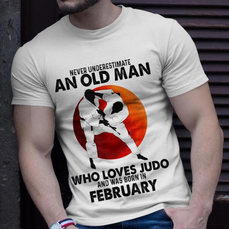 Never Underestimate An Old February Man Who Loves Judo T-Shirt Gifts for Him