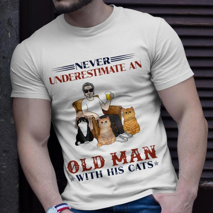 Never Underestimate An Old Man With His Cats Dad T-Shirt Gifts for Him